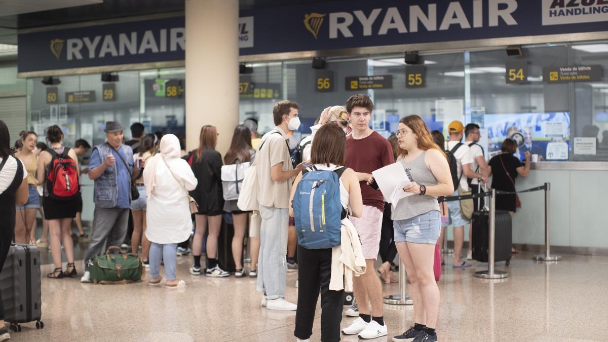 Cancelados 6 vuelos y retrasos en 28 en séptima jornada de huelga en Ryanair.