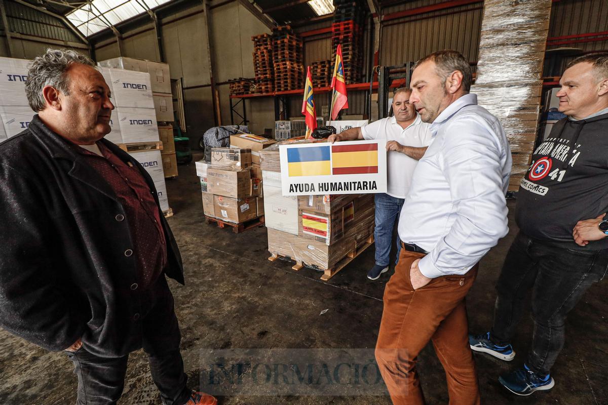 Guardias civiles de la provincia envían desde Ibi 40 toneladas de ayuda humanitaria a Ucrania