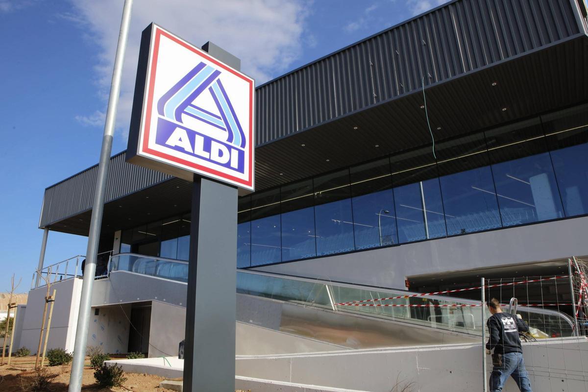 An der Playa de Palma ist fast alles bereit für die Eröffnung am 28. Januar.