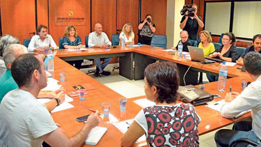 Imagen de una mesa sectorial celebrada este año .