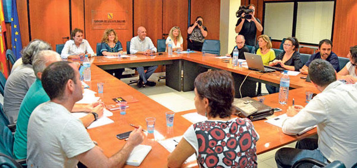 Imagen de una mesa sectorial celebrada este año .