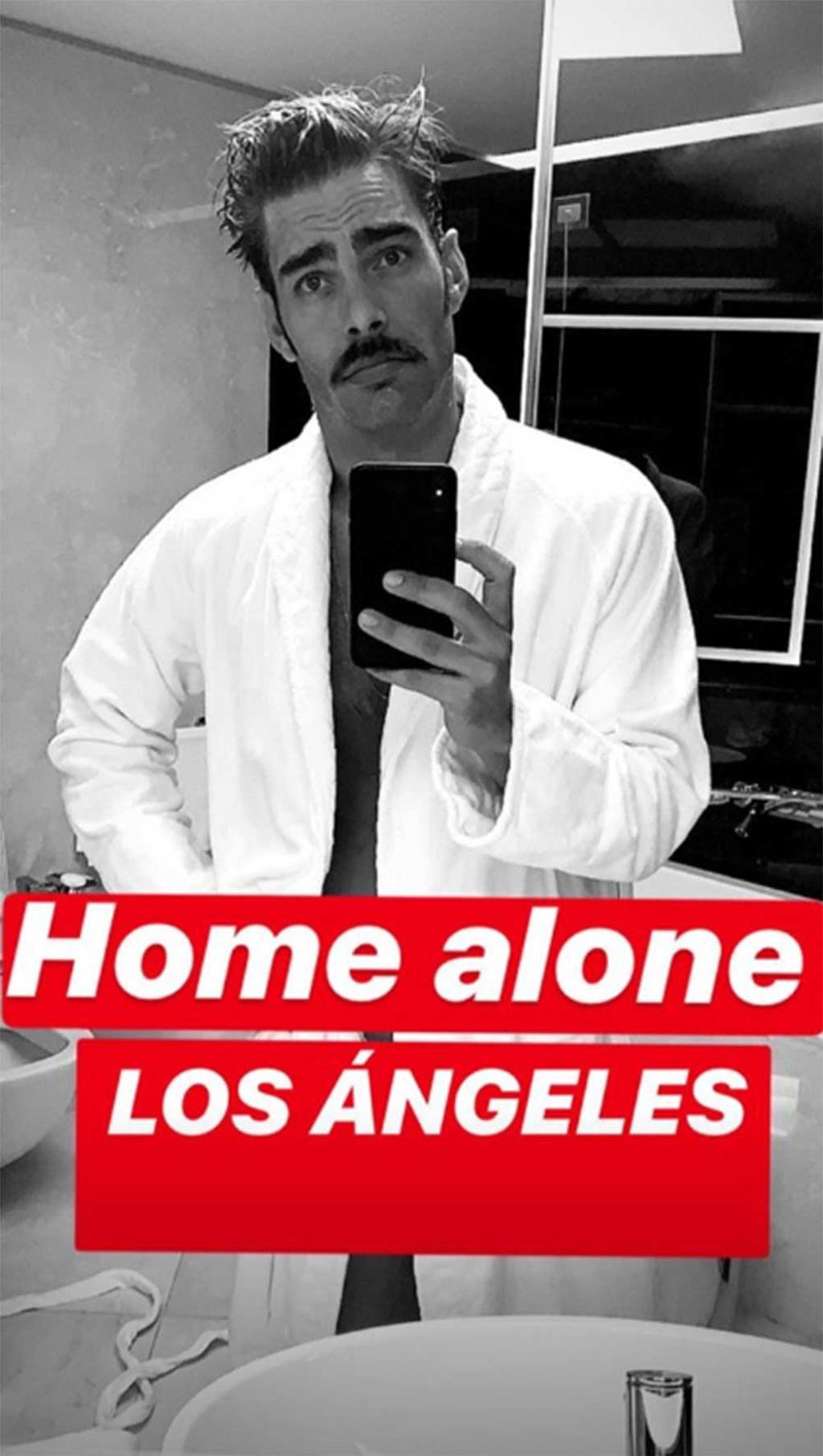 Jon Kortajarena en albornoz