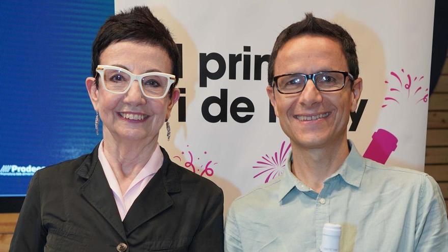 Oleguer Brunet, propietari de Vins Petxina, amb Carme Ruscalleda, padrina del vi novell 2025