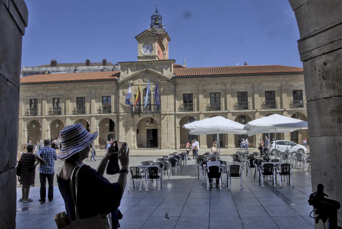 La plaza de España de Avilés en una imagen de archivo.