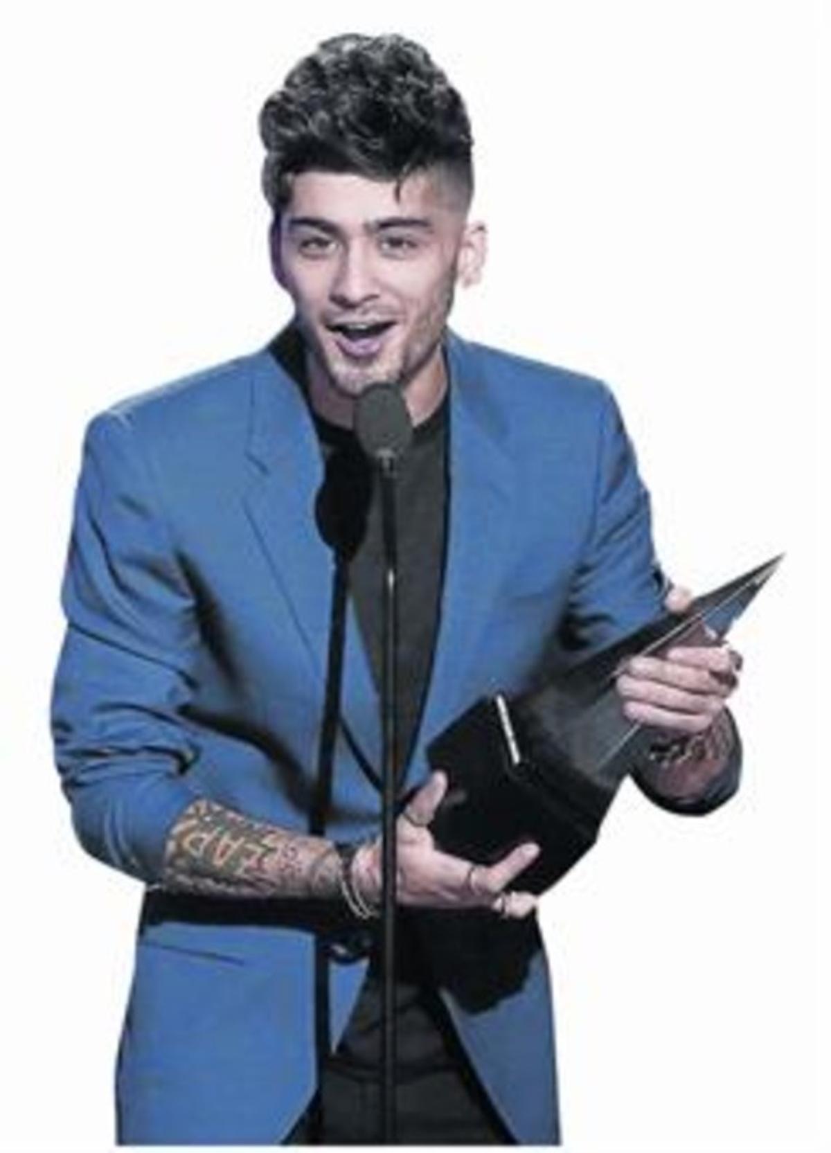 Zayn Malik rep    l’estatueta a artista  de l’any en l’última gala dels American Music Awards.