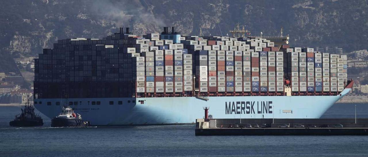 Un barco de la naviera Maersk en el puerto de Algeciras.