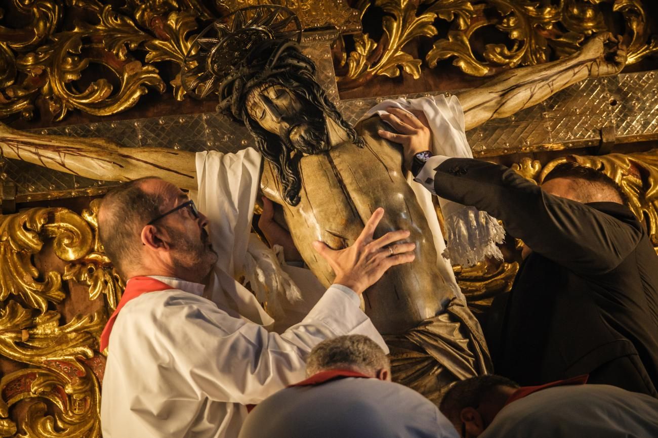 Descendimiento del Cristo de La Laguna