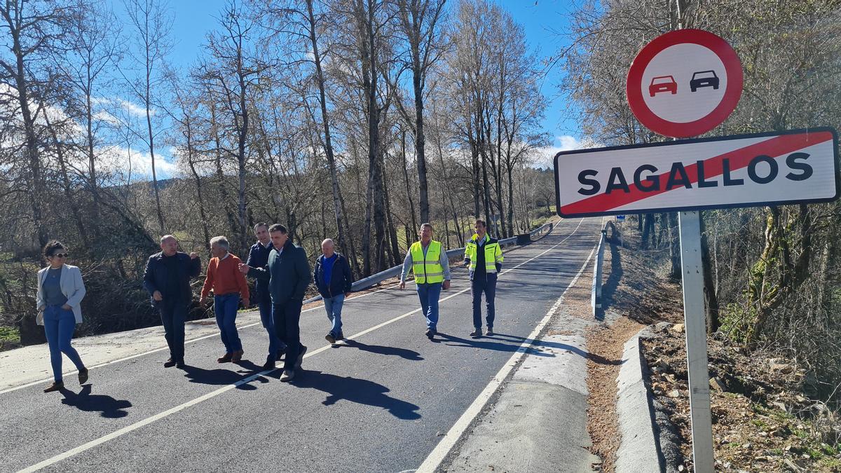 Visita a las obras de la carretera de Sagallos.