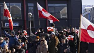 Protesta frente al consulado de EEUU en Nuuk, la capital de Groenlandia.