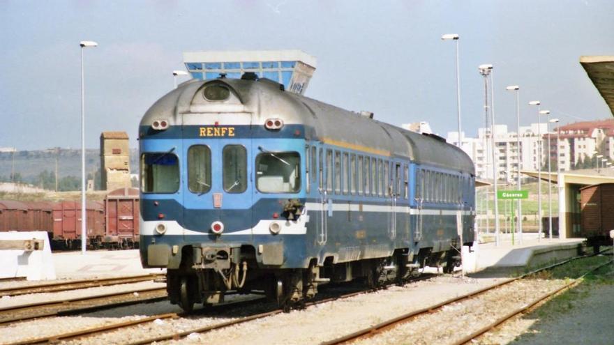Cáceres acogió los trenes desviados tras las amena