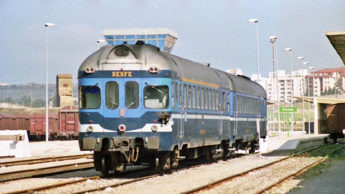 Estación de tren de Cáceres en los años 90.