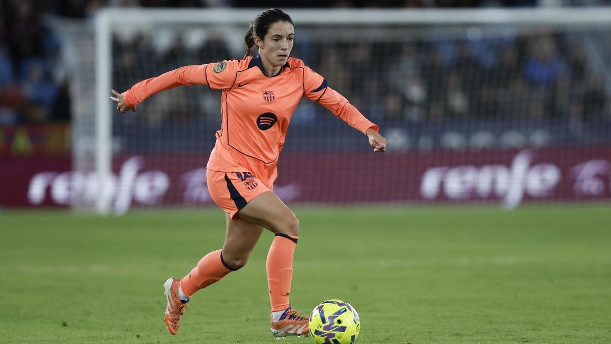 Aitana Bonmatí, centrocampista del FC Barcelona, durante el encuentro frente al Levantem, el 23 de noviembre
