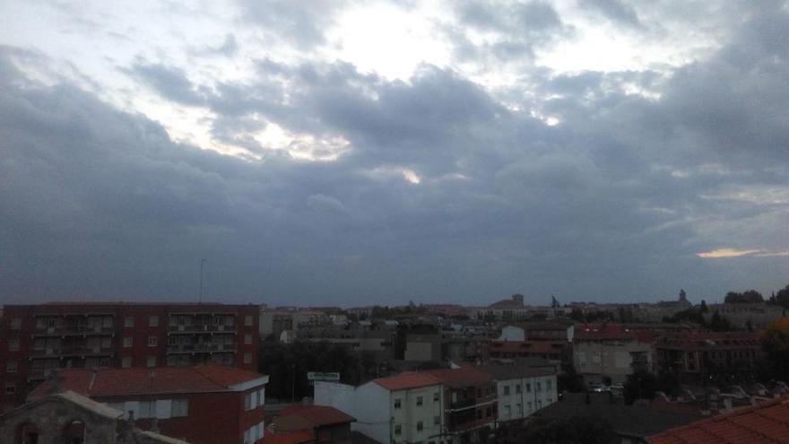 Cielos cubiertos en la capital.