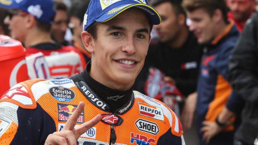 Marc Márquez aplaude a Jorge Navarro