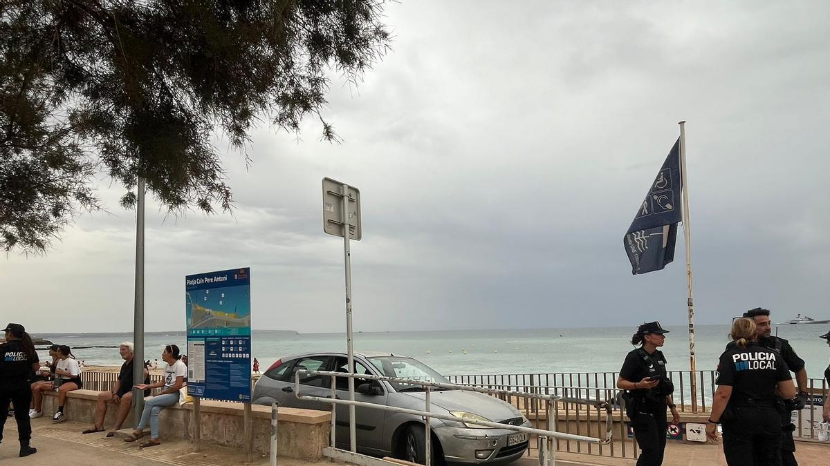 La Policía de Palma ha retenido al conductor después del incidente que ha provocado en el carril bici
