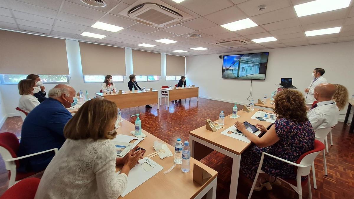 Reunión de trabajo para ultimar los detalles del Plan Funcional del nuevo Hospital de Palma del Río.