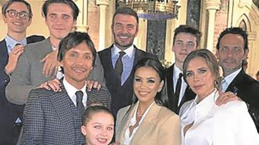 La familia Beckham bautiza a dos de sus hijos