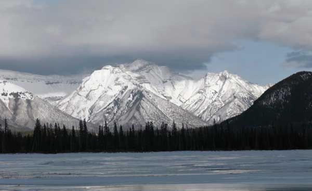 Montoñas Rocosas del Parque Nacional Banff en Alberta.