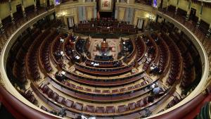El Congreso de los Diputados, semivacío, durante la comparecencia de Pedro Sánchez para explicar la declaración de estado de alarma el 18 de marzo.