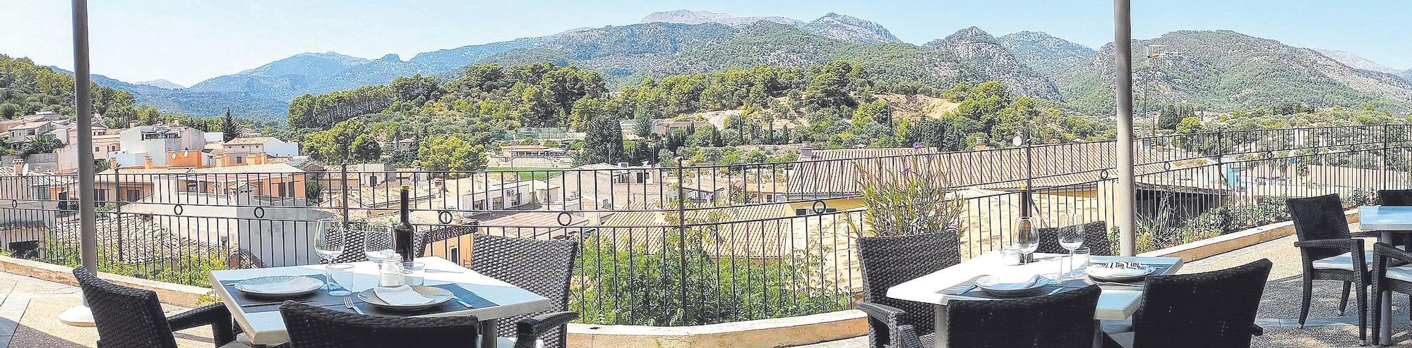 La terraza panorámica del restaurante Es Parc de Selva.