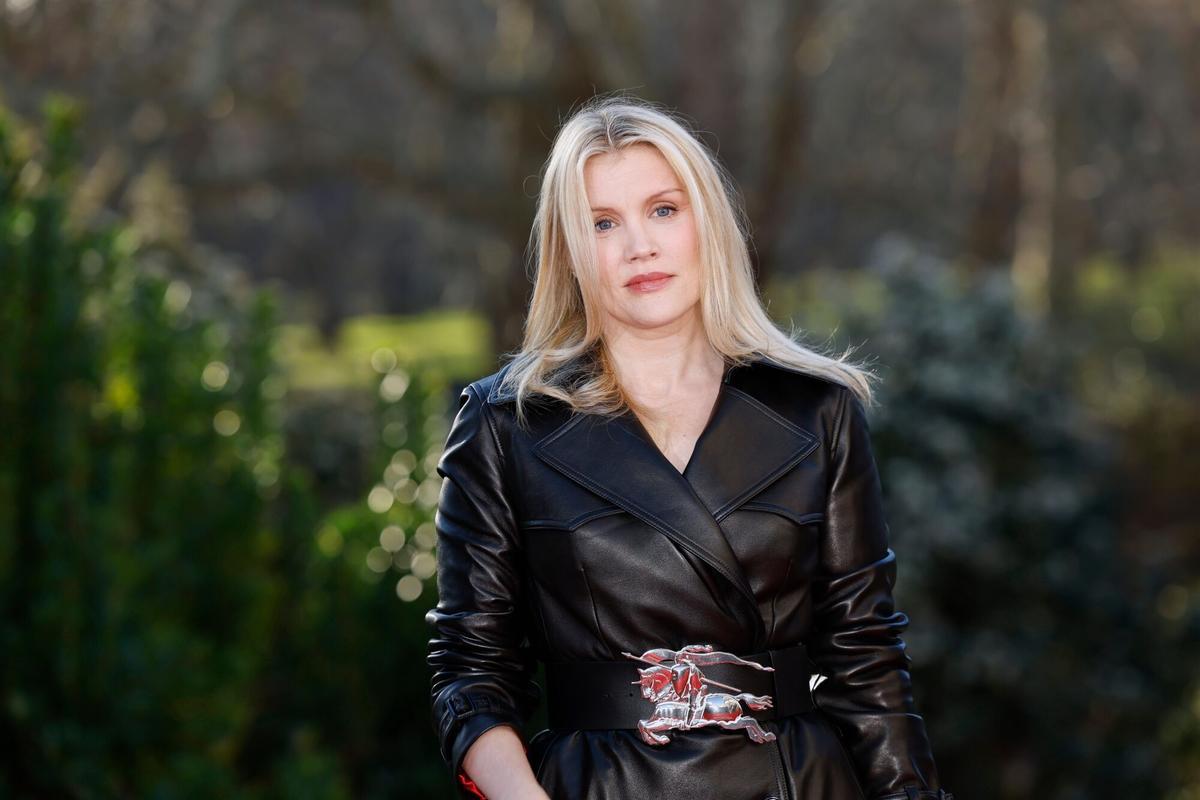 Emerald Fennell en la alfombra roja de 'Cumbres borrascosas'.