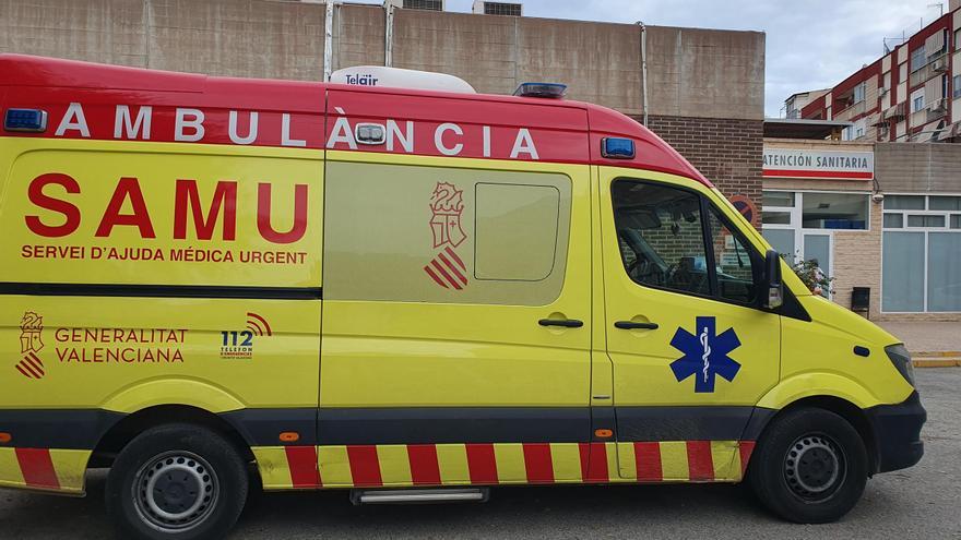 Ocho heridos al volcar una furgoneta en la A-7 en Elche