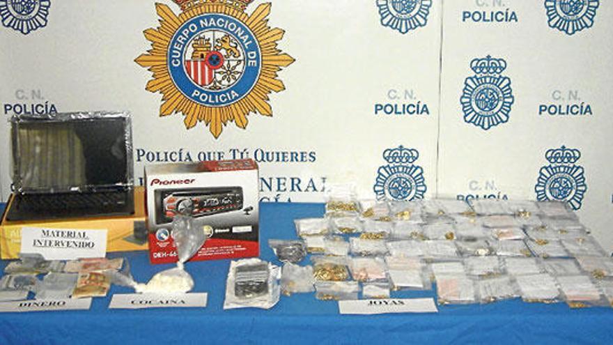 Dos detenidas por usar una tienda de venta de oro para traficar con drogas