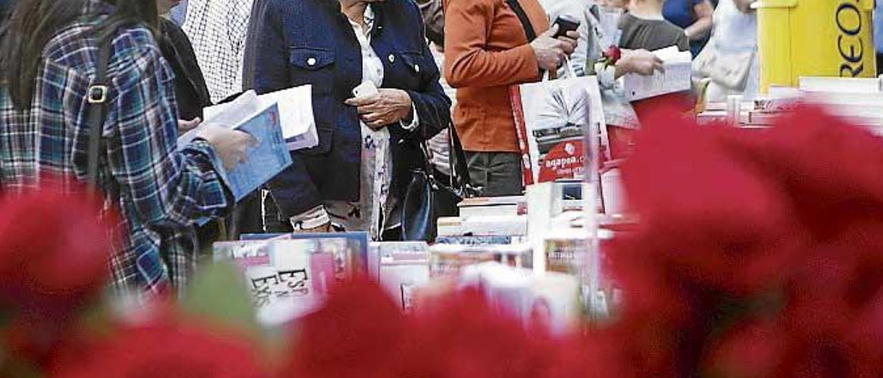 Llibres i roses per Sant Jordi.