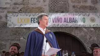 Feijóo invita en Cambados a tomar albariño al que no entienda su frase "las vacaciones están sobrevaloradas"