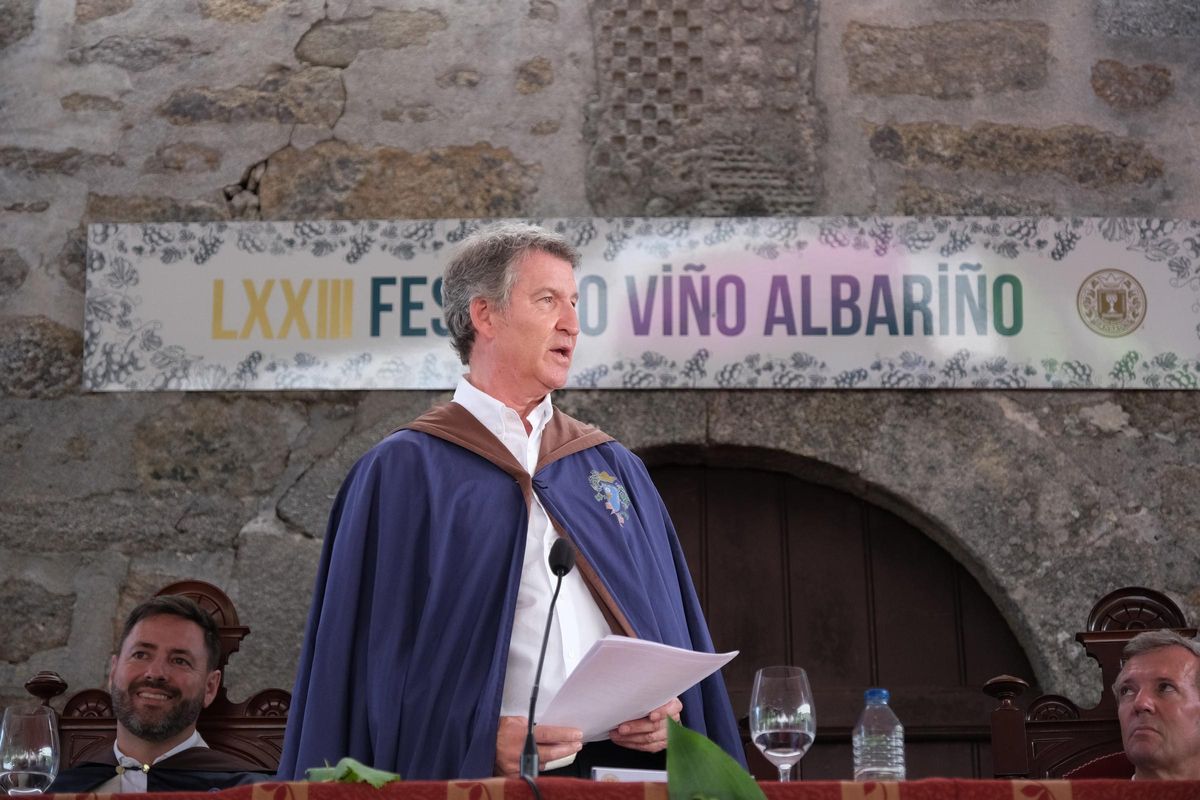 Feijóo convida a beure vi el que s’ofengui per la seva frase sobre les vacances Feijóo convida a beure vi el que s’ofengui per la seva frase sobre les vacances