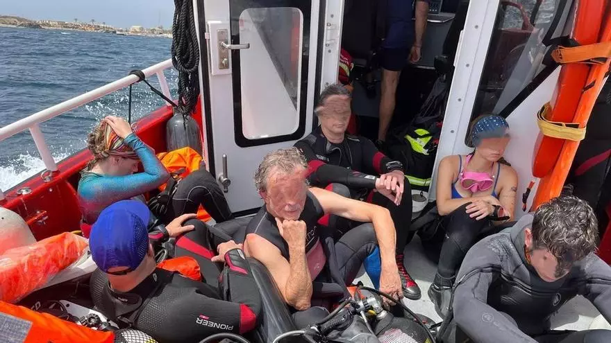 Rescate tras el hundimiento de un catamarán en Tabarca