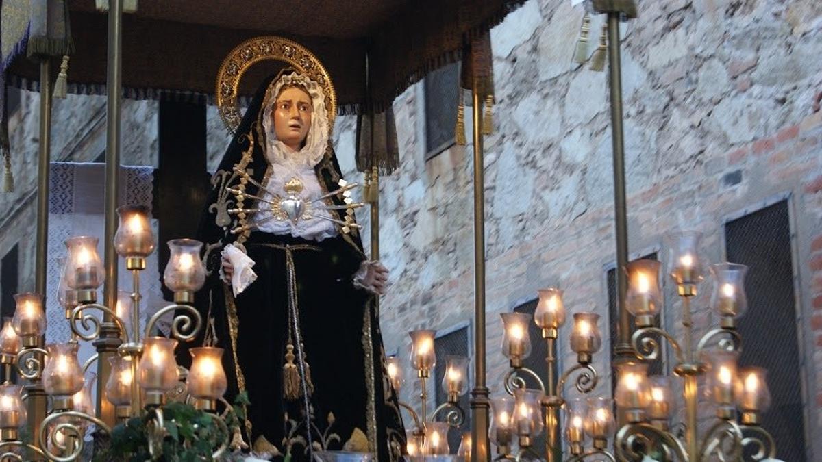 Imagen de la Virgen de los Dolores de Badalona