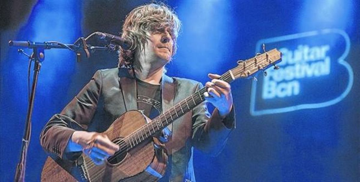 Nacho Vegas, durant la seva actuació de dijous a la sala Barts.