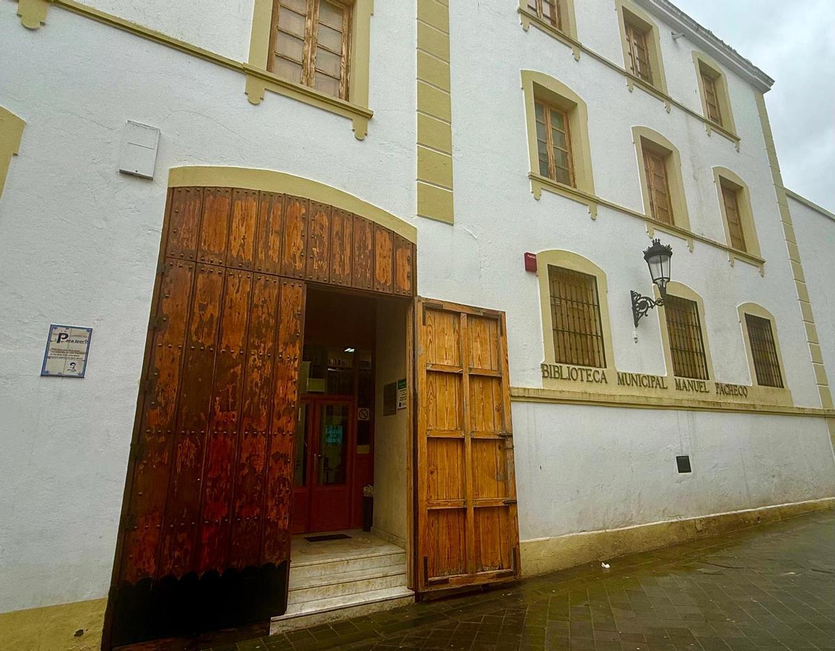 Biblioteca Municipal de Olivenza, Manuel Pacheco.