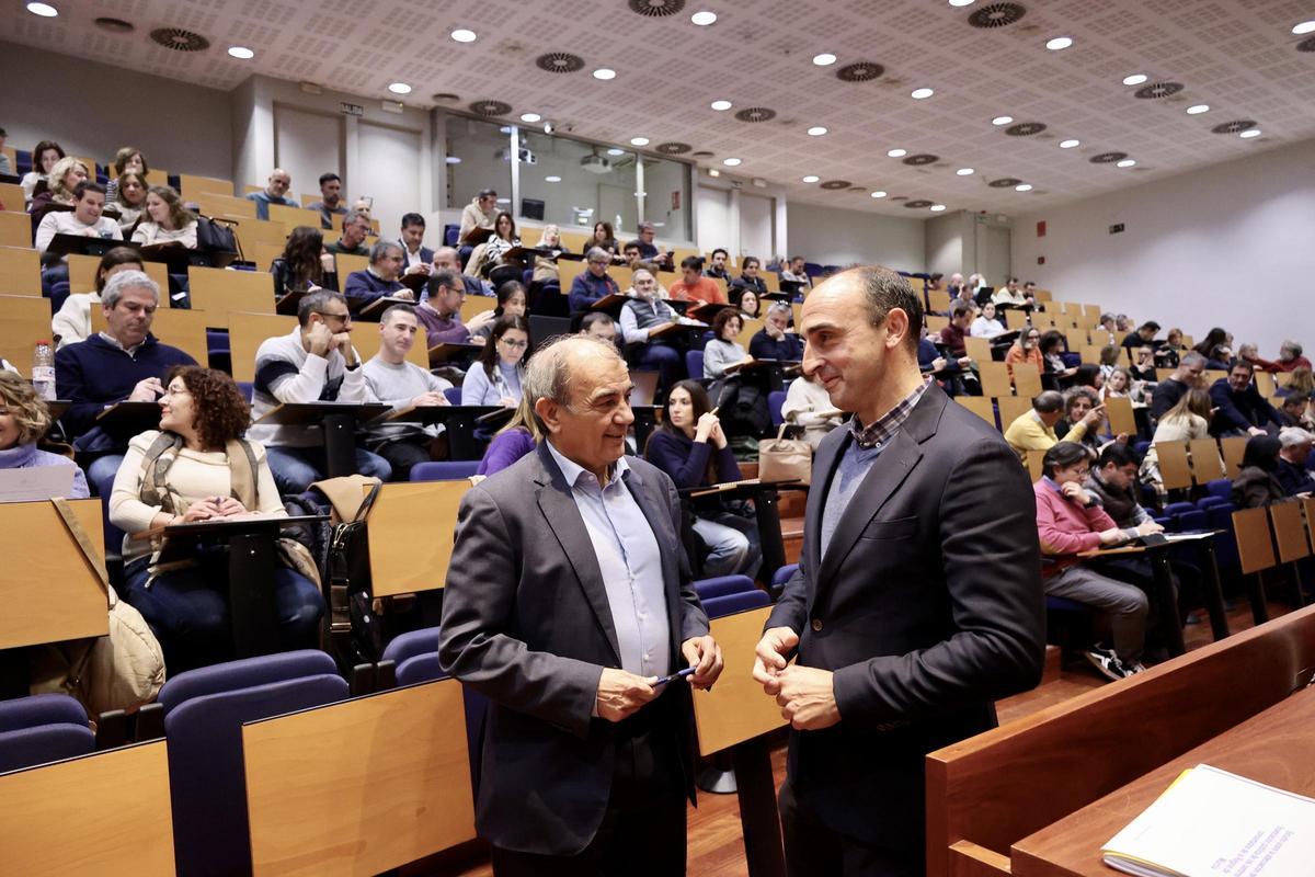 Juan Antonio Pedreño y Luis Gómez durante la asamblea de Ucoerm.