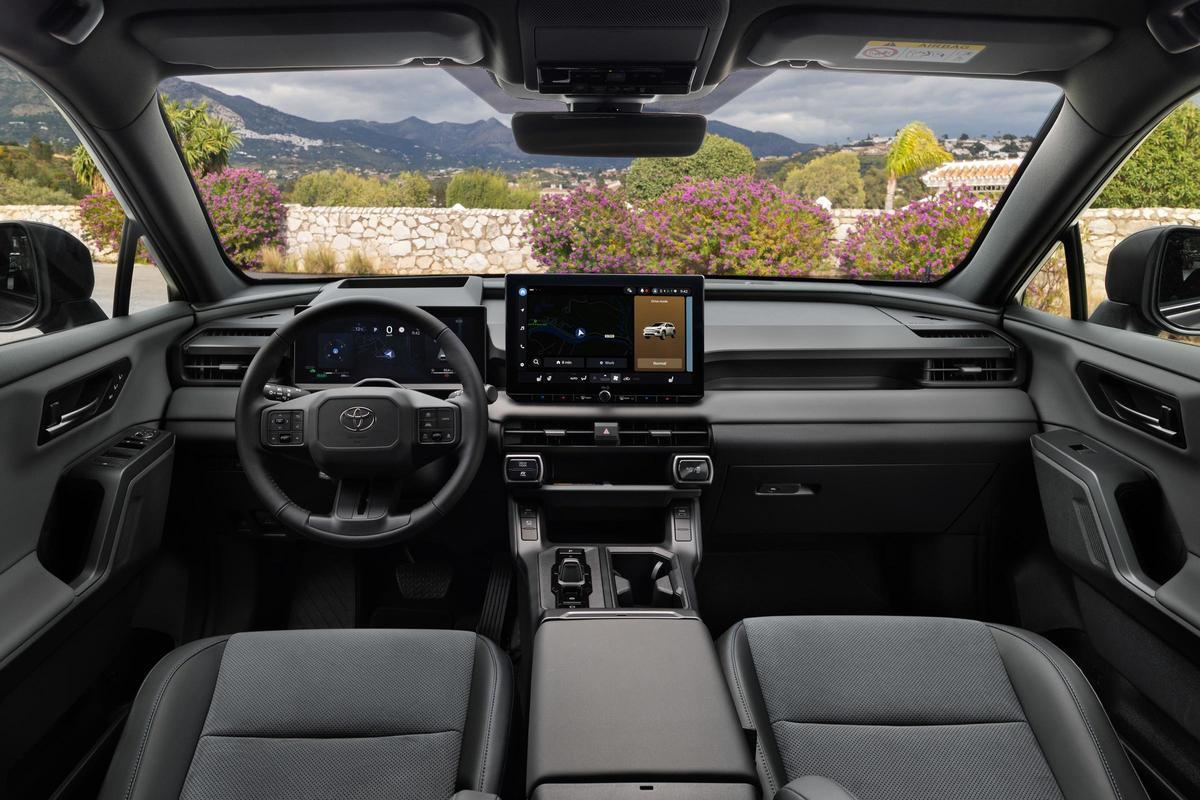 Yeni Toyota RAV4'ün tüm yelpazesi, fiyatları, versiyonları ve ekipmanları ayrıntılı olarak