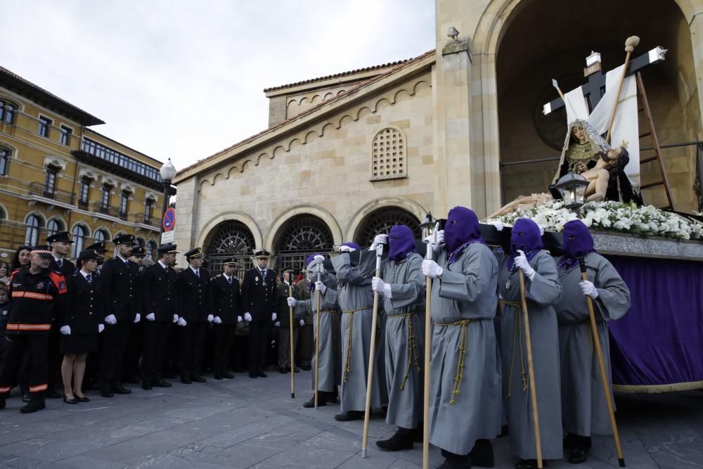 Procesión del Viernes Santo en Gijón