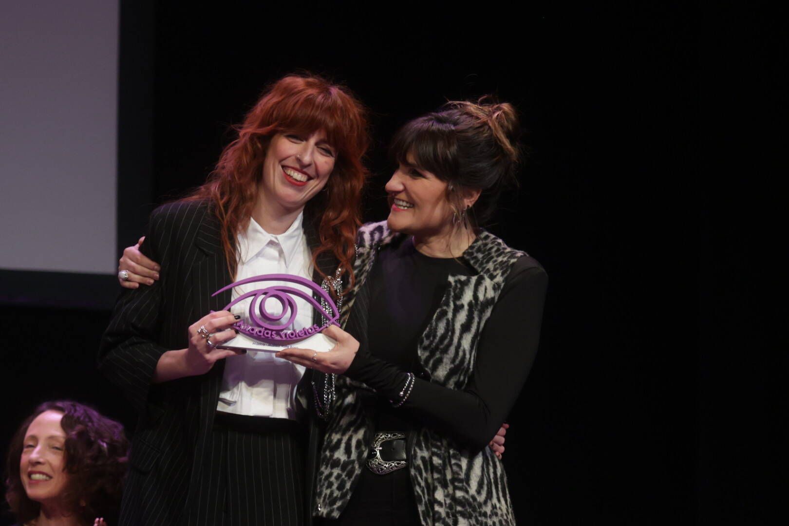 En imágenes | Entrega de los premios Miradas Violetas en el teatro Filarmónica de Oviedo