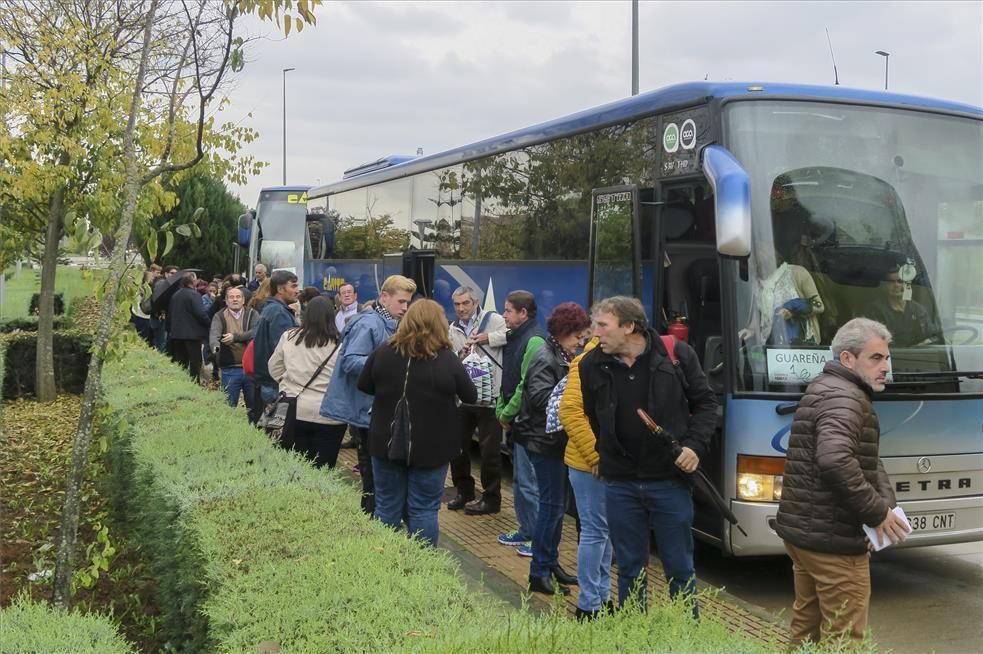 La manifestación por un tren digno para Extremadura en imágenes