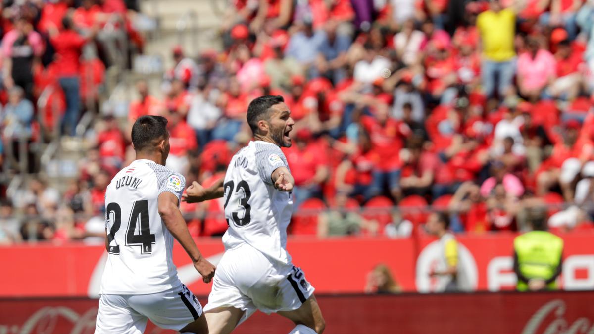 Jorge Molina celebra uno de sus goles en Son Moix.