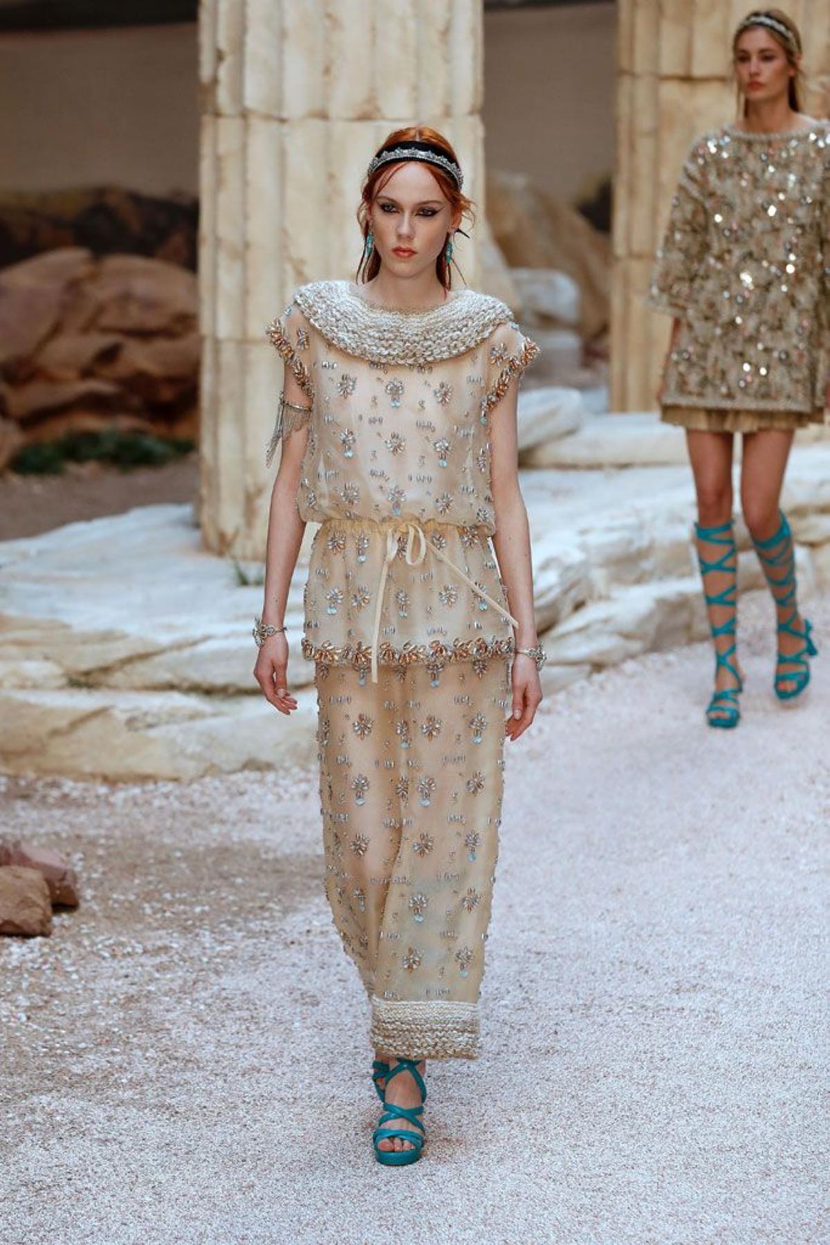 Chanel Colección Crucero 2018: traje joya de dos piezas