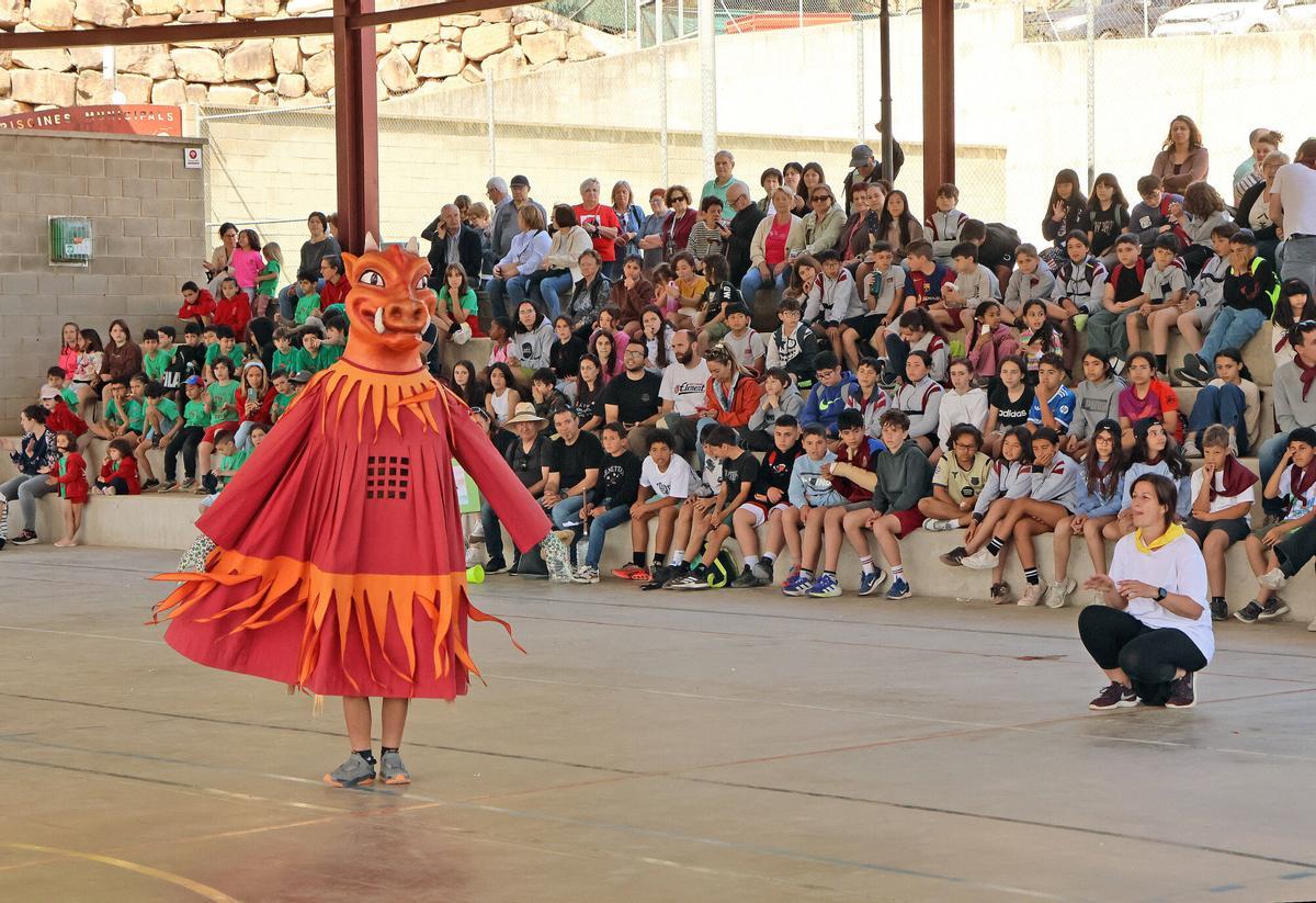 Imatges de la primera Trobada d'imatgeria escolar de l'Eix el Cardener Imatges de la primera Trobada d'imatgeria escolar de l'Eix el Cardener
