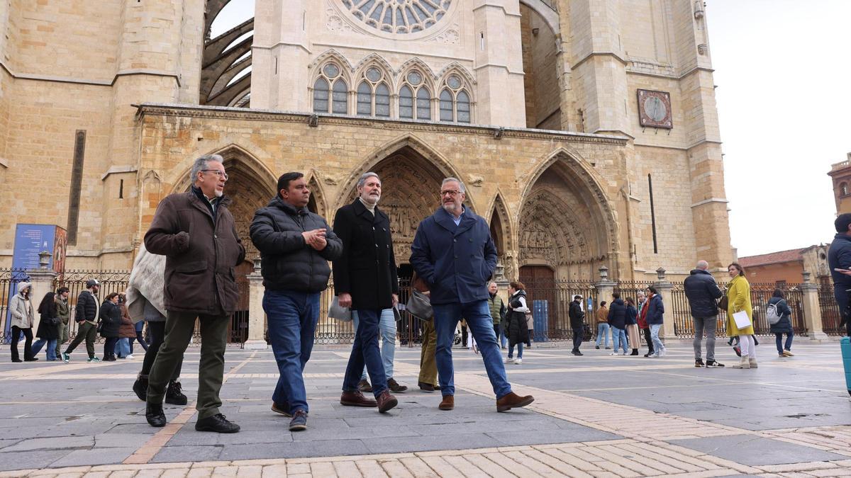 Carlos Pollán pasa en León la jornada de reflexión.