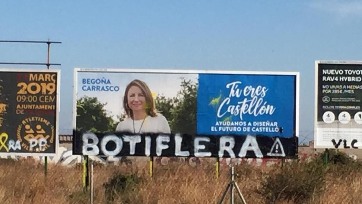 Carrasco denuncia nuevas pintadas sobre su propaganda electoral