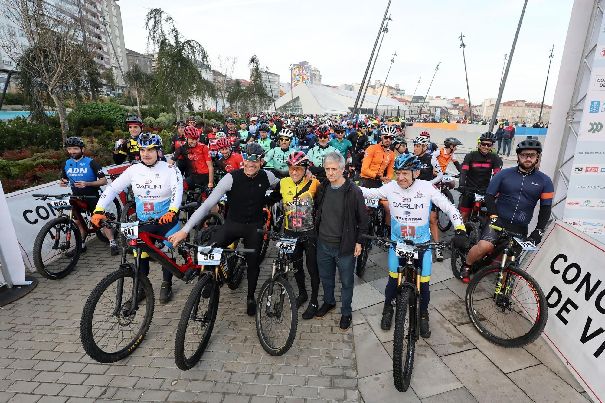 Más de 800 participantes dan la pedalada en Vigo