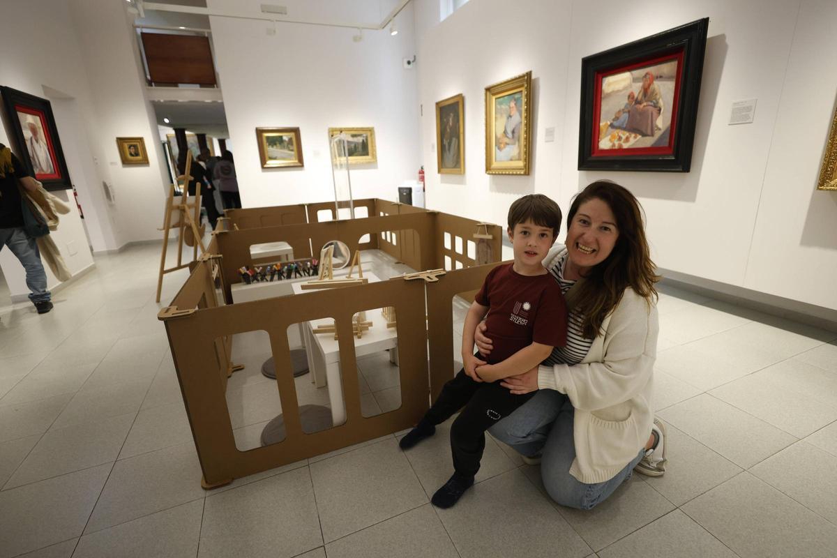 El arte y el juego infantil, de la mano en el Museo Piñole de Gijón para celebrar el Día de los Museos, en imágenes