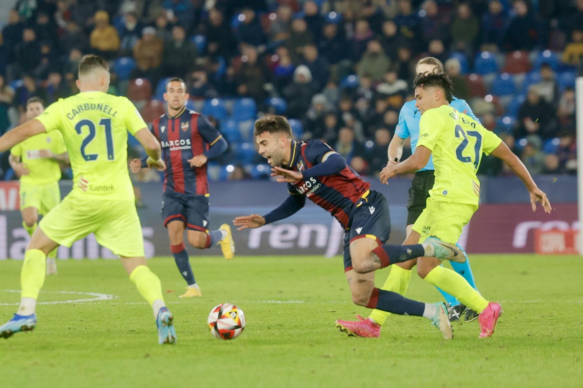 Partido de Copa del REy entre el Levante UD y el SD Amorebieta en imágenes