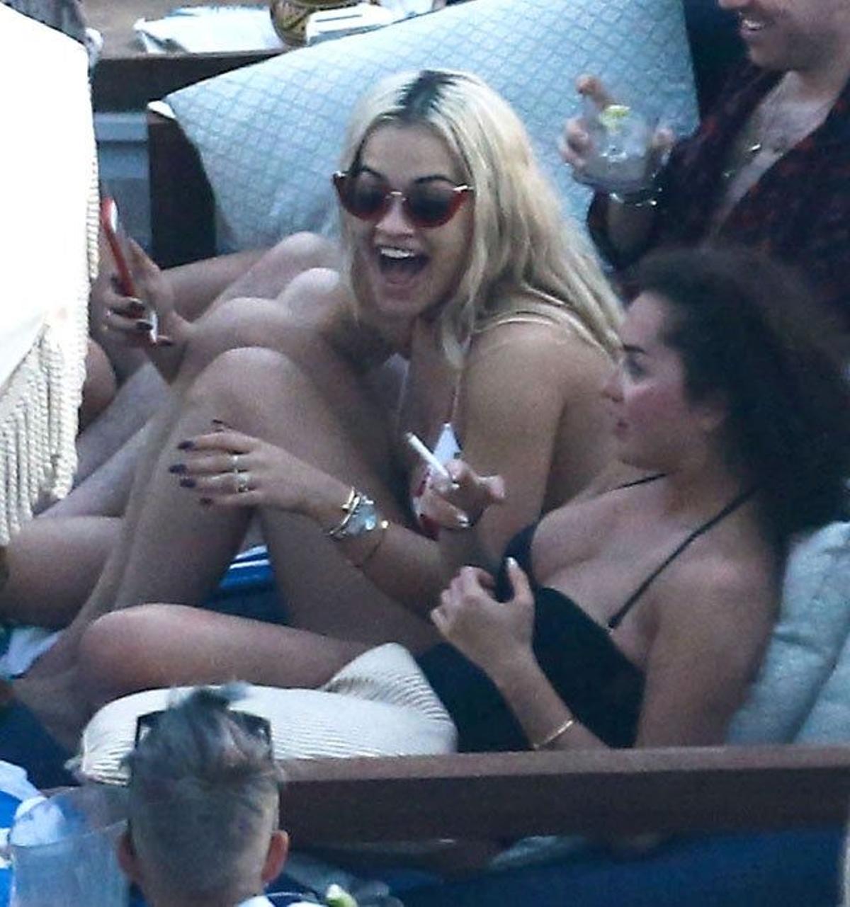 Rita Ora, relajada en Miami