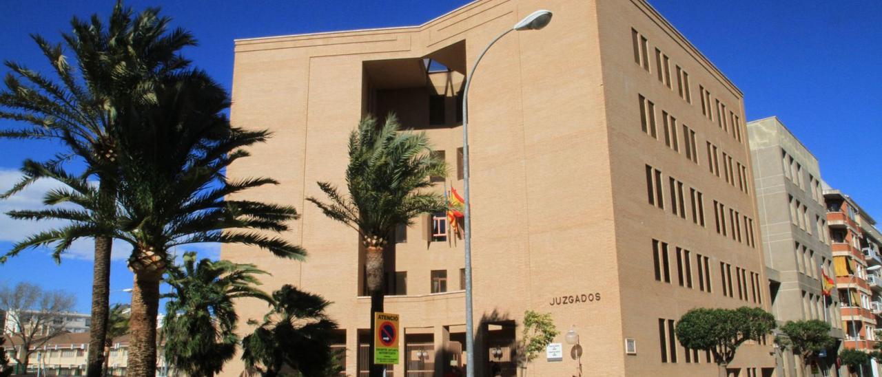 La sede de los juzgados de Gandia, iubicada en la calle Benicanena. | LEVANTE-EMV