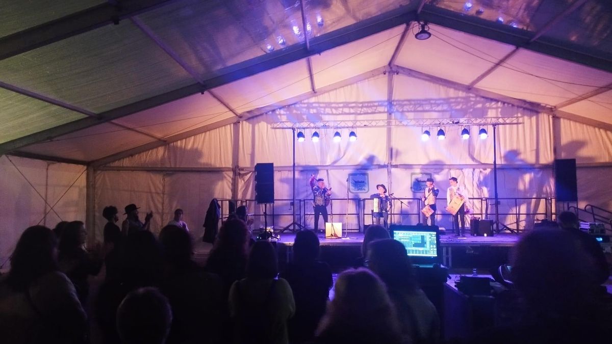 Un momento nunha das actuacións musicais nas festas de San Martiño de 2023.
